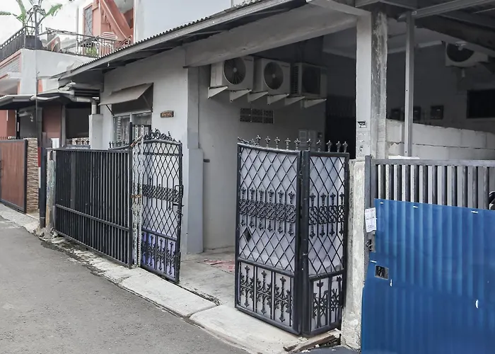 Spot On 93515 Pulo Gebang Guest House Jakarta